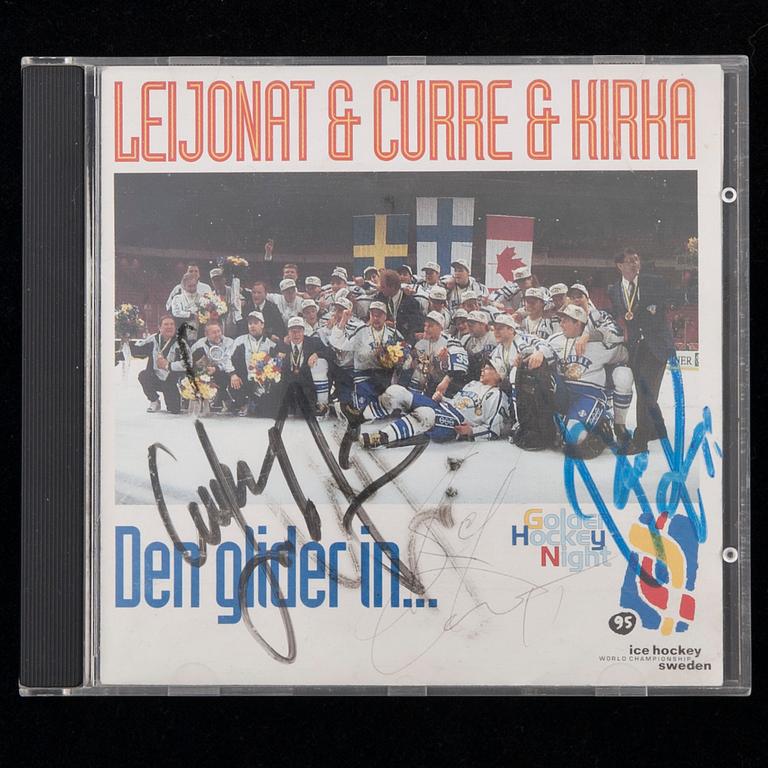 SIGNEERATTU LEVYNKANSI, "Den glider in...", Leijonat & Curre & Kirka, 1995.