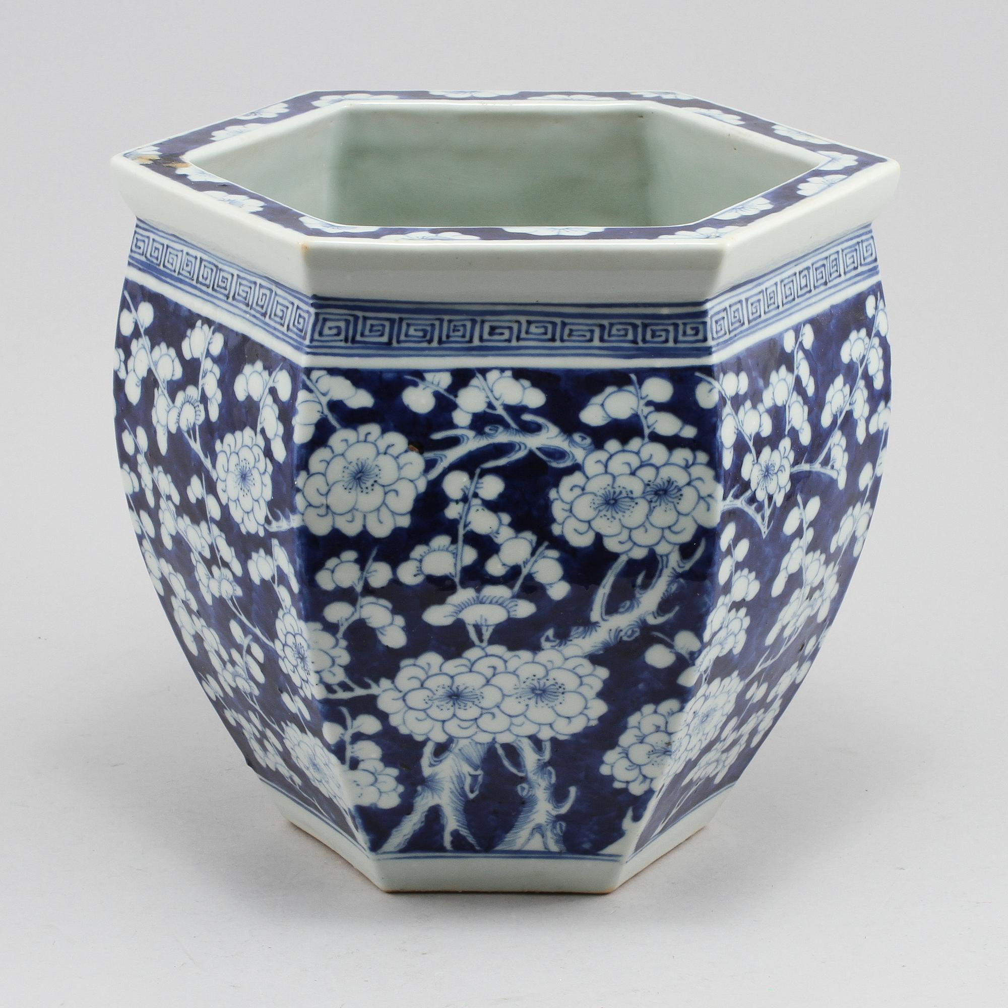 YTTERFODER, porslin, Kina, 1900-talets första hälft.