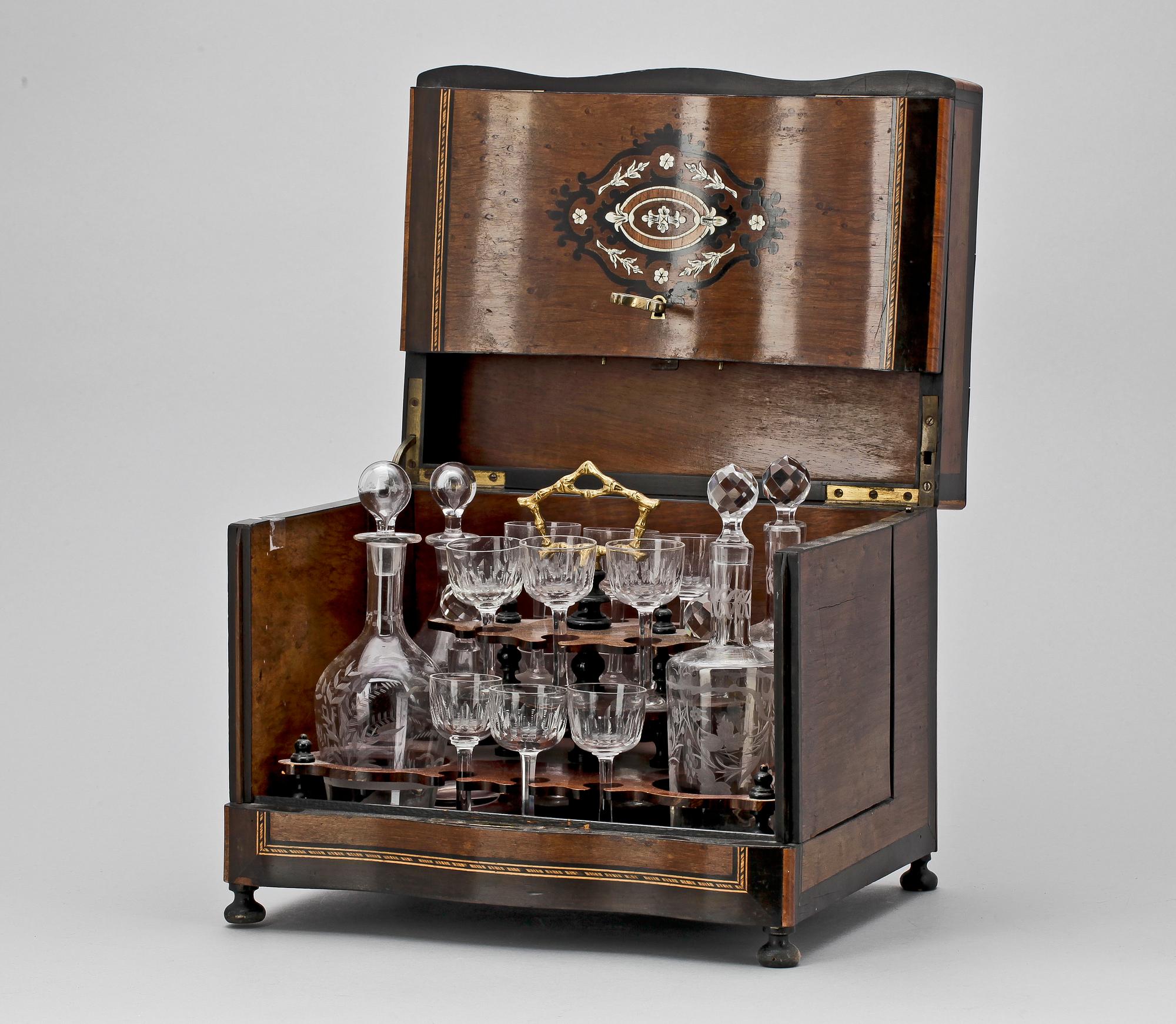 DRYCKESSCHATULL, omkring år 1900.