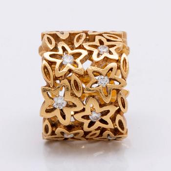 Lynggaard ring 18K guld med briljanter ca 0,30 ct TW VVS, "Lace collection", original box.