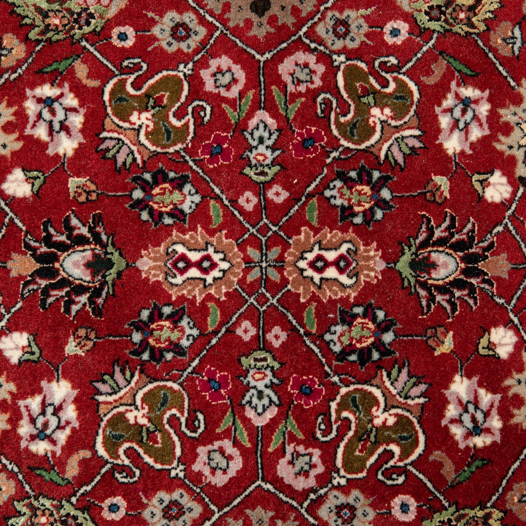 Carpet possibly Bidjar, approx. 248x174 cm.