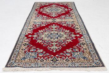 Matta, orientalisk, silkeinslag, 250 x 87 cm.