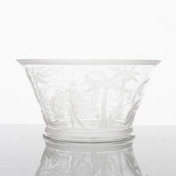 Edward Hald, an engraved glass bowl, Orrefors 1926.