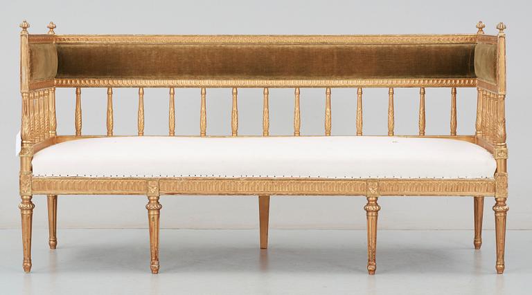 SOFFA, sengustaviansk stil med äldre delar, 1800-tal.