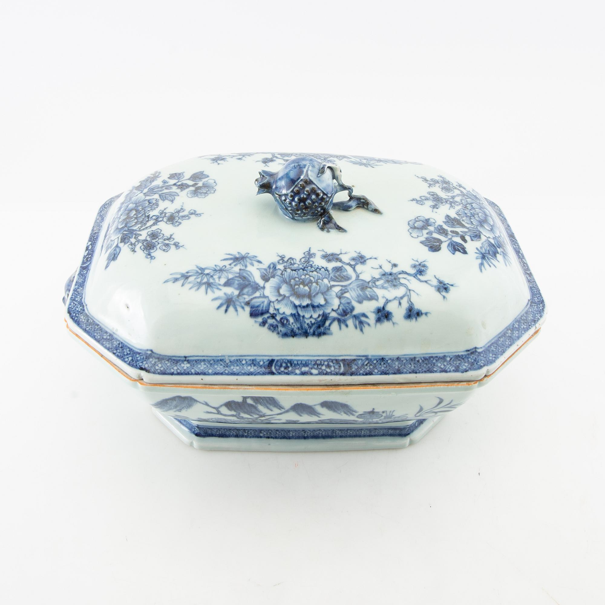 Terrine China Qianlong (1736-95) export porcelain.