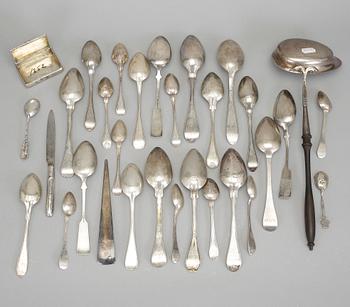 PARTI SILVER, 32 delar. 1800/1900-tal. Tot ca 1540 g.