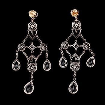 ÖRHÄNGEN, 1 par, 18 k guld och silver, diamanter tot ca 2.10 ct, akvamariner tot ca 4.18 ct.