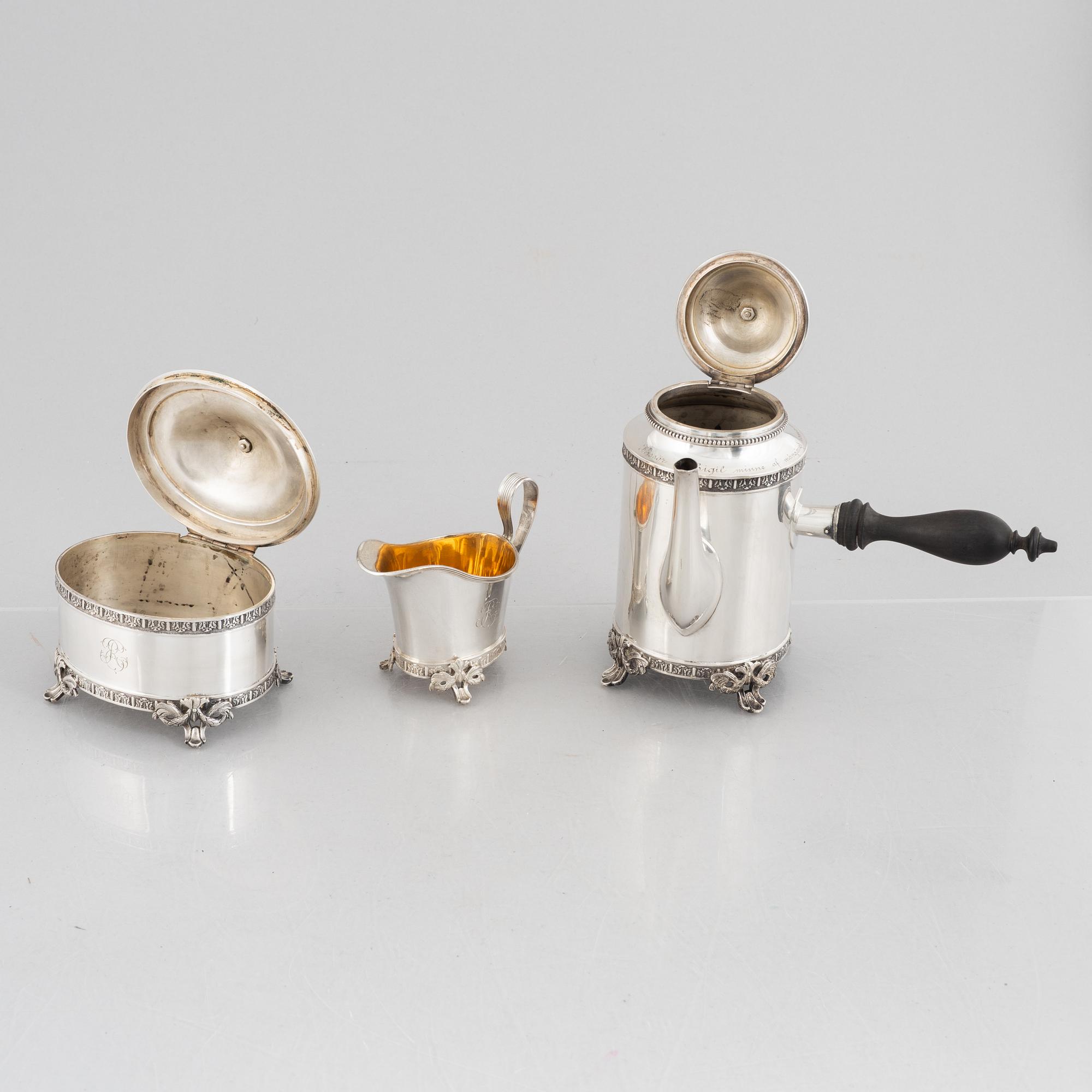 A Swedish silver Gustavian style coffee service, mark of JE Torsk, Stockholm 1908.