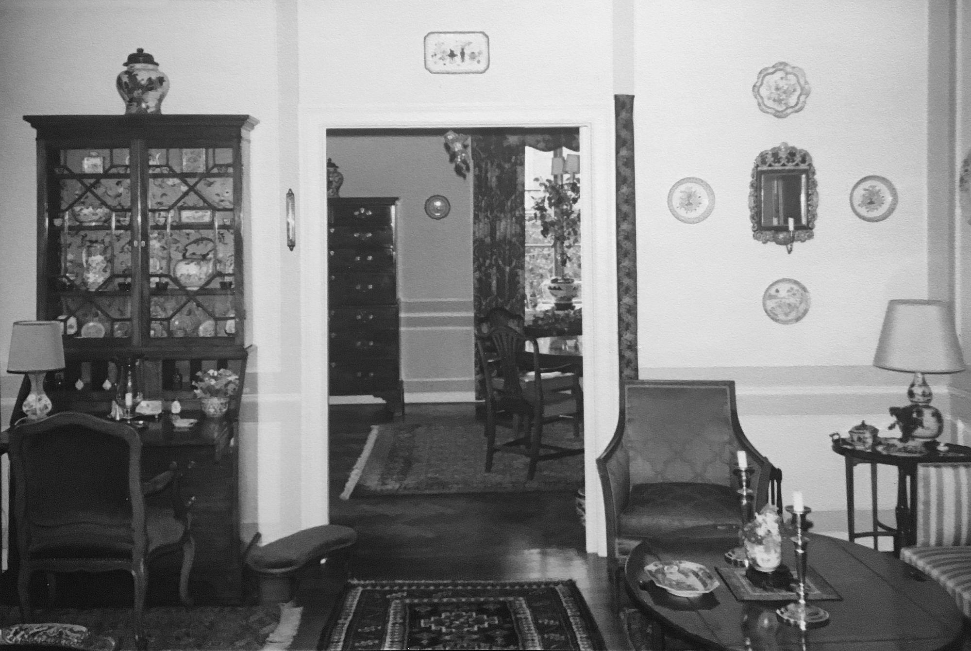 An export enamel on copper coffee pot with cover, Qing dynasty, Qianlong (1736-1795).