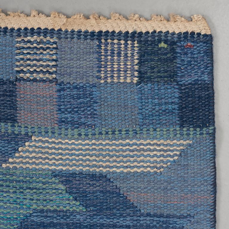 CARPET. "Blåarp". Tapestry weave. 255 x 192 cm. Signed AB MMF BN.