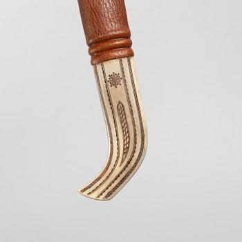 Roger Saiton, a reindeer horn knife, Kaitum, signed and dated 1990.