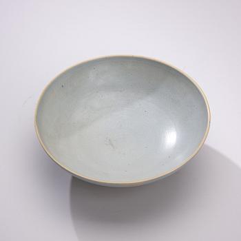 TOINI MUONA, A BOWL. Signed TM. Arabia, 1940s.