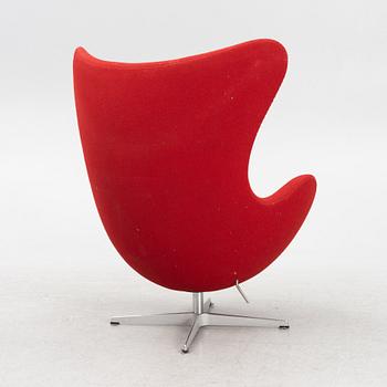Arne Jacobsen, fåtölj, "Ägget", Republic of Fritz Hansen, 2005.