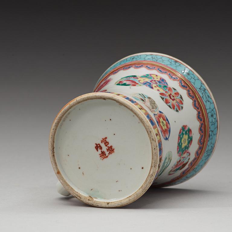 MUGG, kompaniporslin. Qingdynastin, 1800-tal.