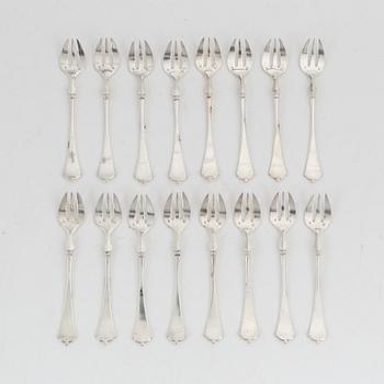 A set of 16 French silver 950 oyster forks, Paris circa 1900.