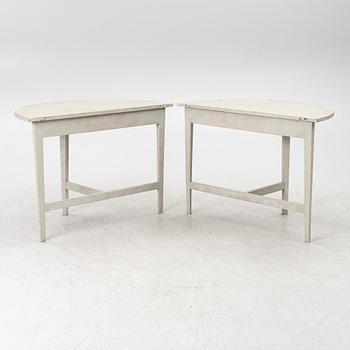 Dining table, 19th century.