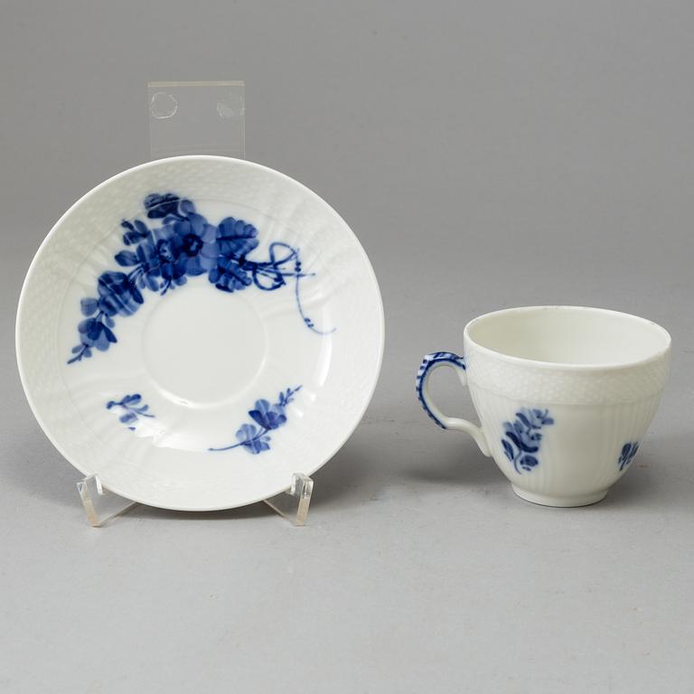 A Royal Copenhagen 'Blå Blomster' coffee and dinner service, 27 pices.