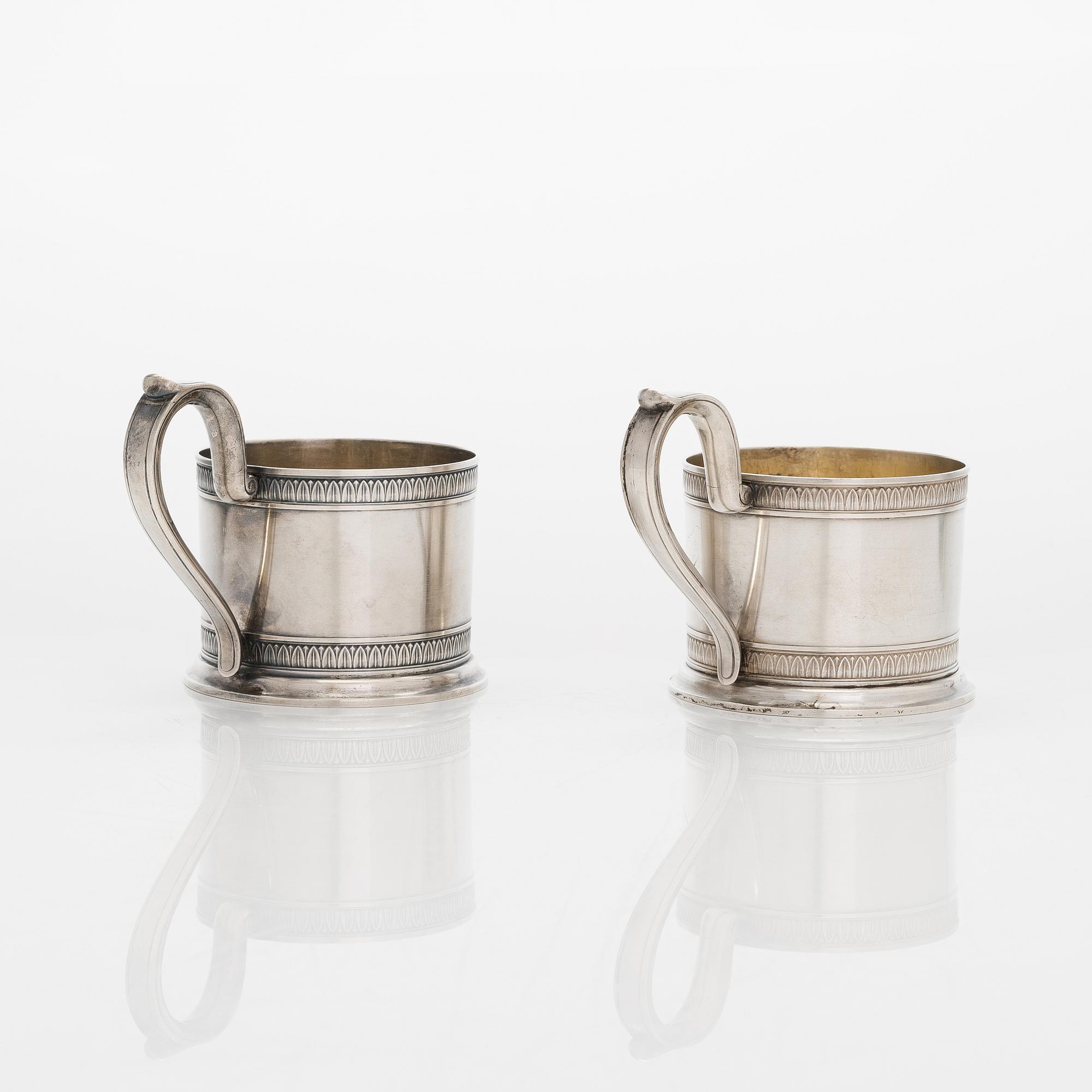 K. Fabergé, teglashållare, ett par, silver, stämplade med hovleverantörsmärke, Moskva 1908-17.