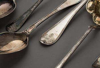SKEDAR, 4 st samt STRÖSKED, 2 st, silver/nysilver, 1700/1800-tal. Total vikt ca 300 gram.