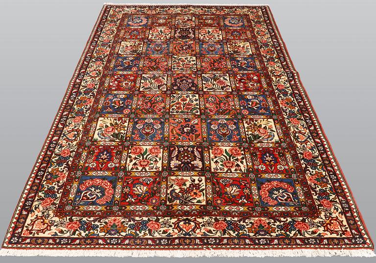 A carpet, Figural Bakhtiar, ca 265 x 150 cm.