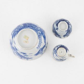 Two Chinese blue and white cups with saucers, a bowl and a dish, Qing dynasty, Jiaqing (1796-1820).