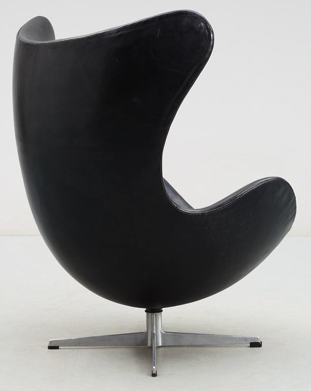 ARNE JACOBSEN, fåtölj, "Ägget", Fritz Hansen, Danmark 1960-tal.