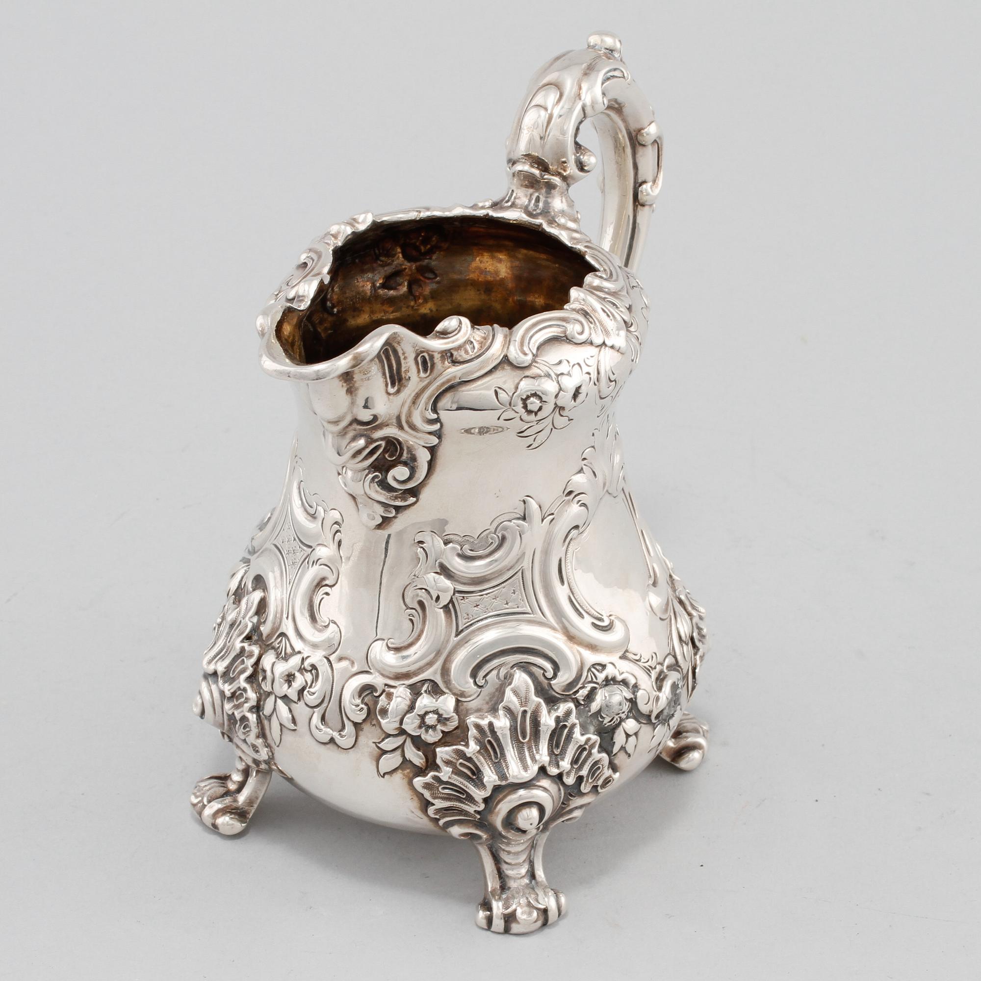 KANNA, silver, Edward, John & William Barnard, London, England, möjligen 1846. Vikt 340 g.