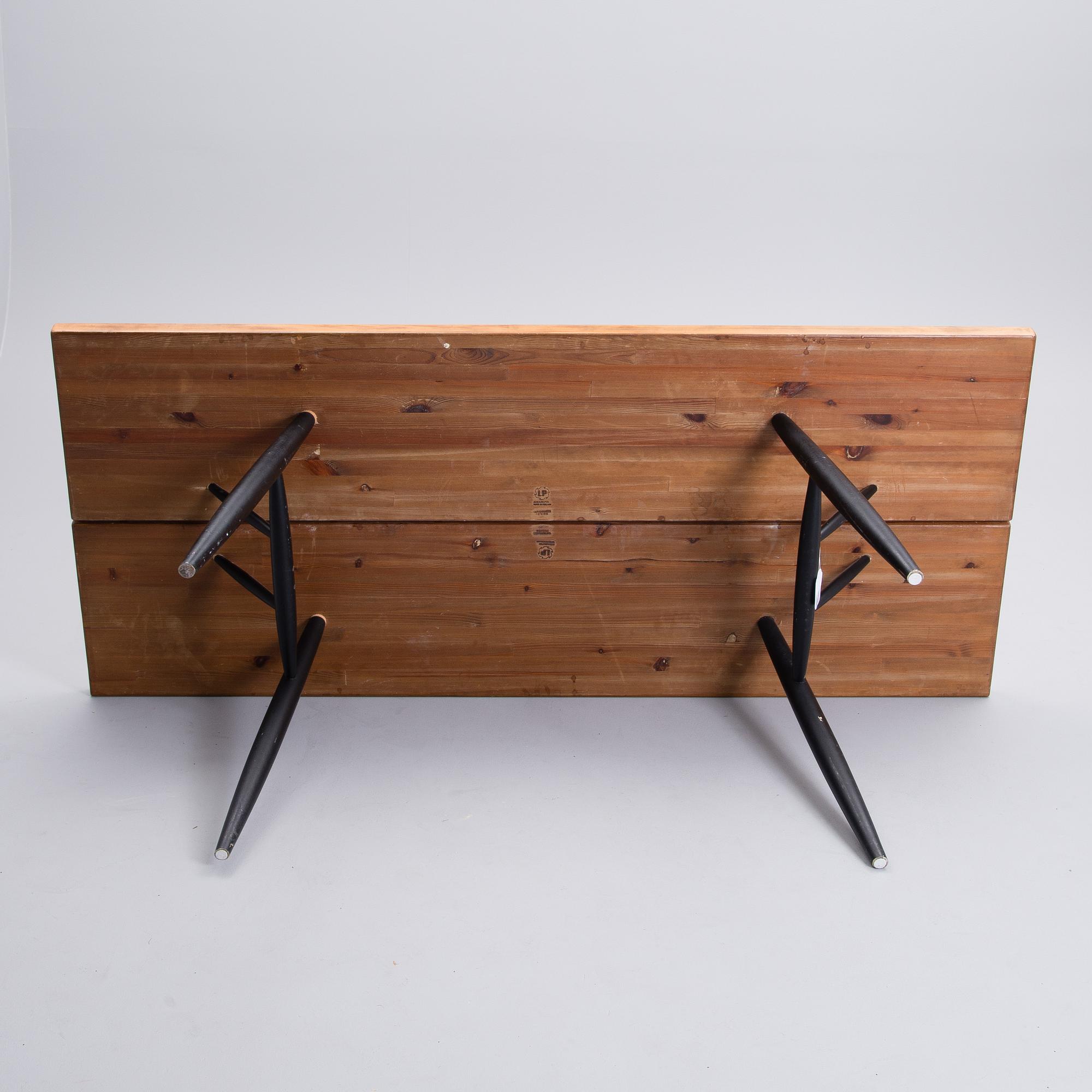 ILMARI TAPIOVAARA, PÖYTÄ, "Pirkka" Laukaan Puu.