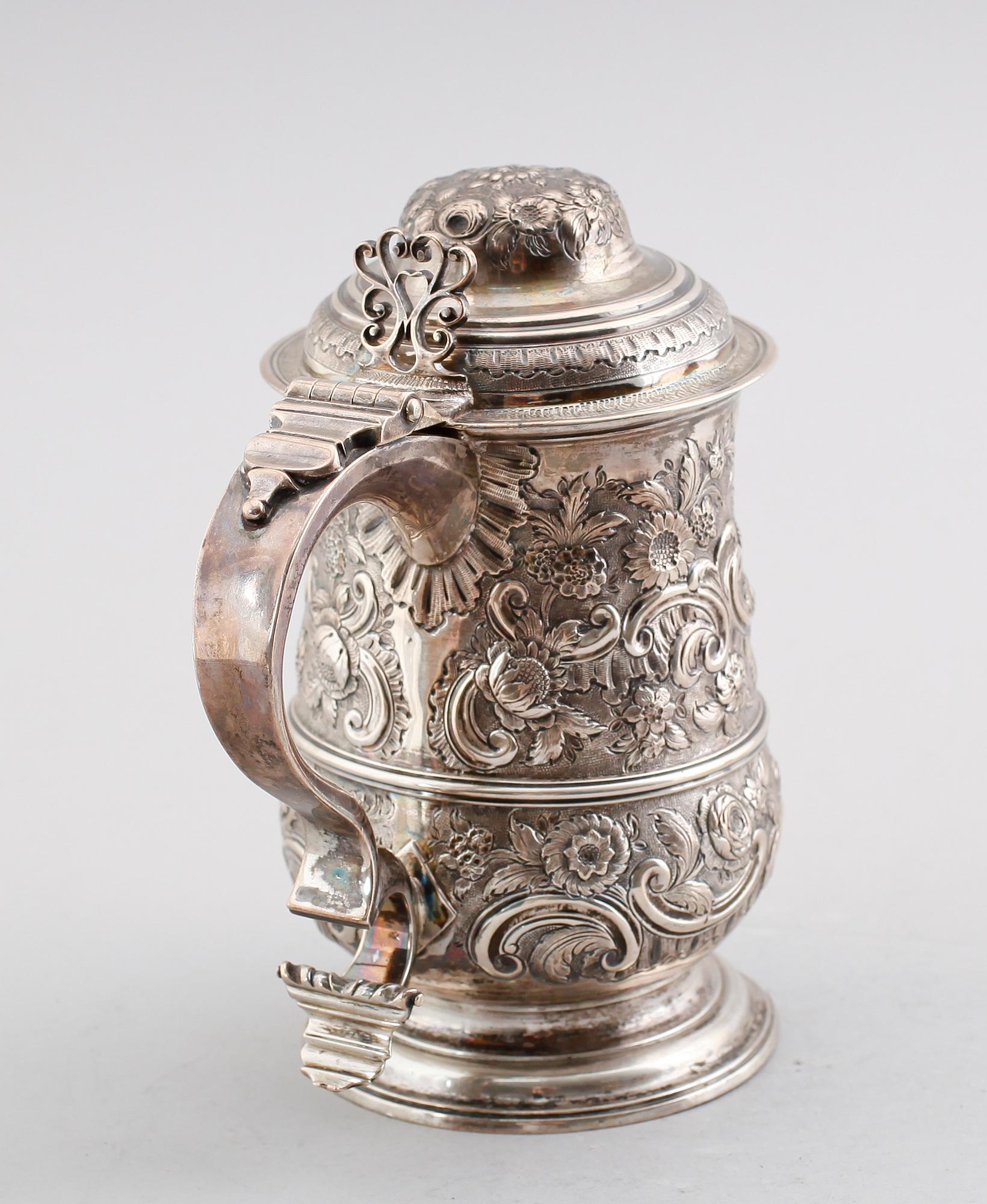 STOP, silver, IM,  London 1766. Vikt ca 788 g.
