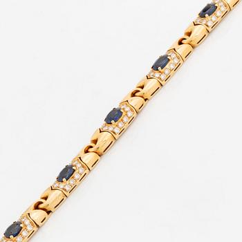 Bulgari collier 18K guld med fasettslipade safirer och runda briljantslipade diamanter.