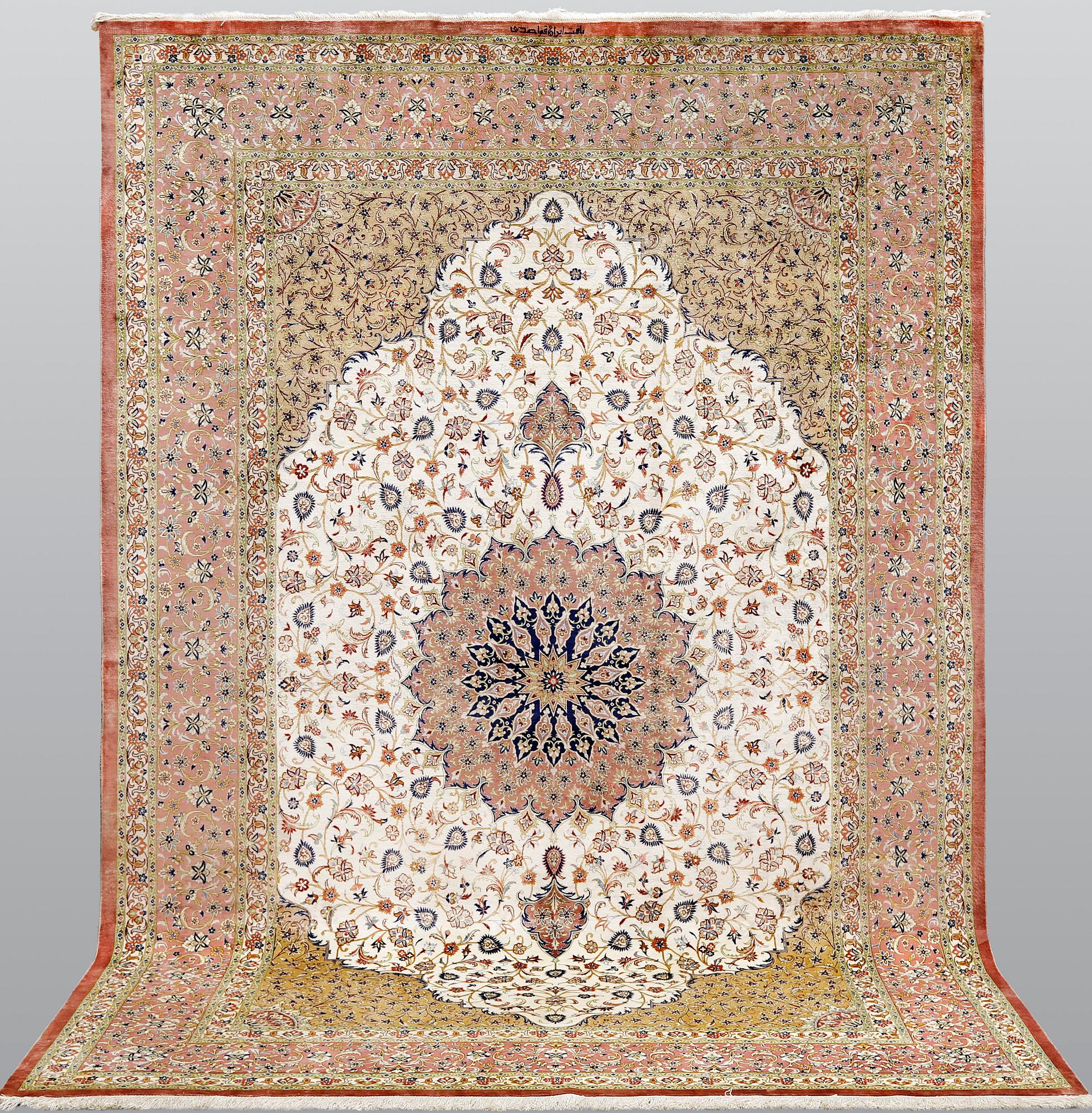 A silk Qum carpet, ca 295 x 195 cm.