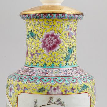 Two Chinese vases, 20th Century.