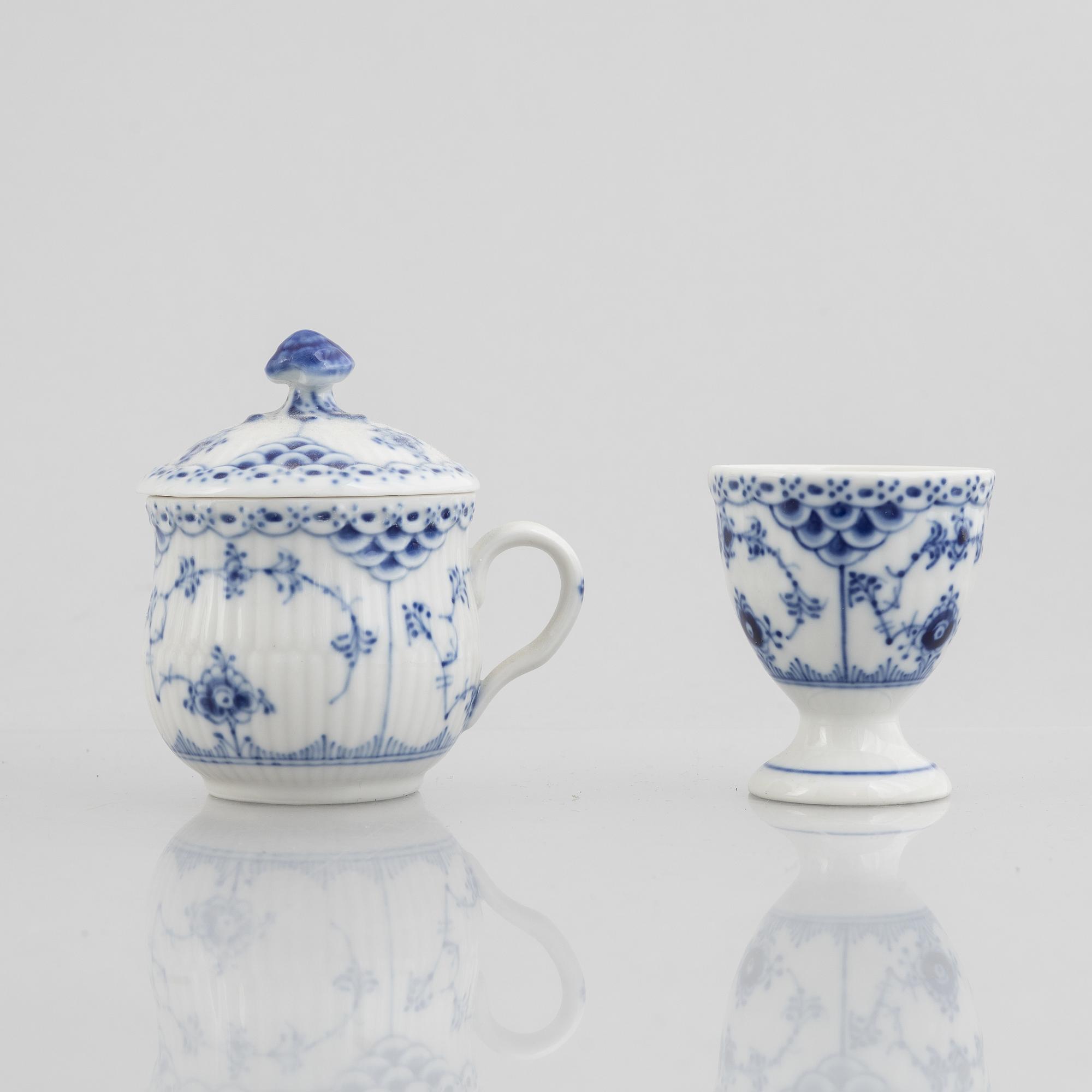 Royal Copenhagen, 24 pieces of half-lace "Musselmalet" , Denmark.