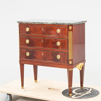 Chest of drawers in late Gustavian style, second half of the 20th century.