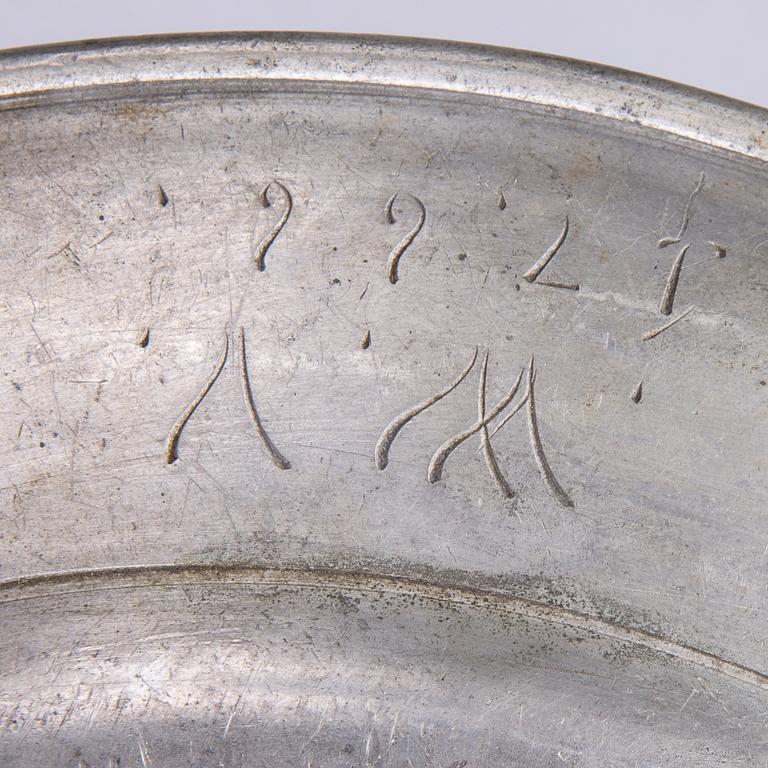 KANNA och FAT, tenn, 1800-talets första hälft och ca 1760-tal.