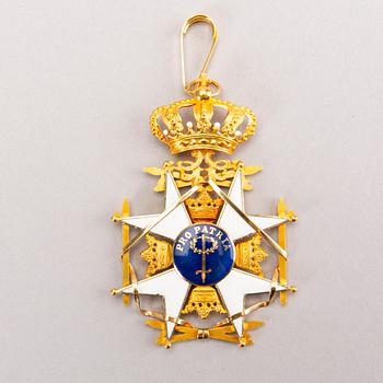 Swords of the Knights Cross Enamel on 18K CF Carlman 1960
total weight 31 gram.