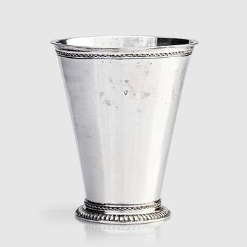 215. A Swedish early 18th century silver beaker, mark of Daniel Ekman, Eksjö (1696-1715 (1723)).