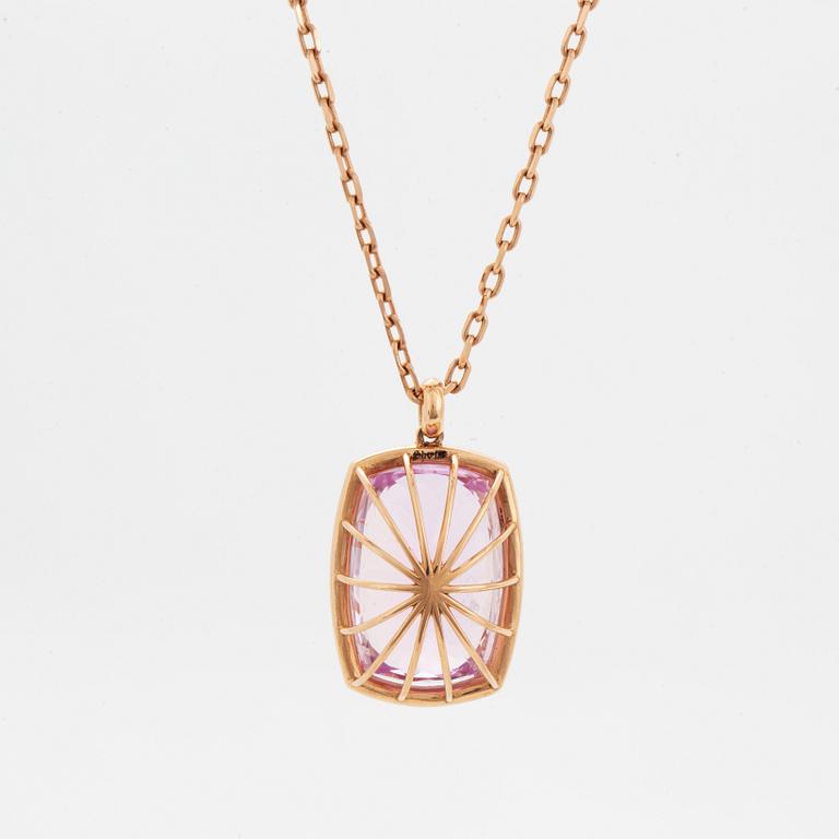 Kunzite and diamond necklace.