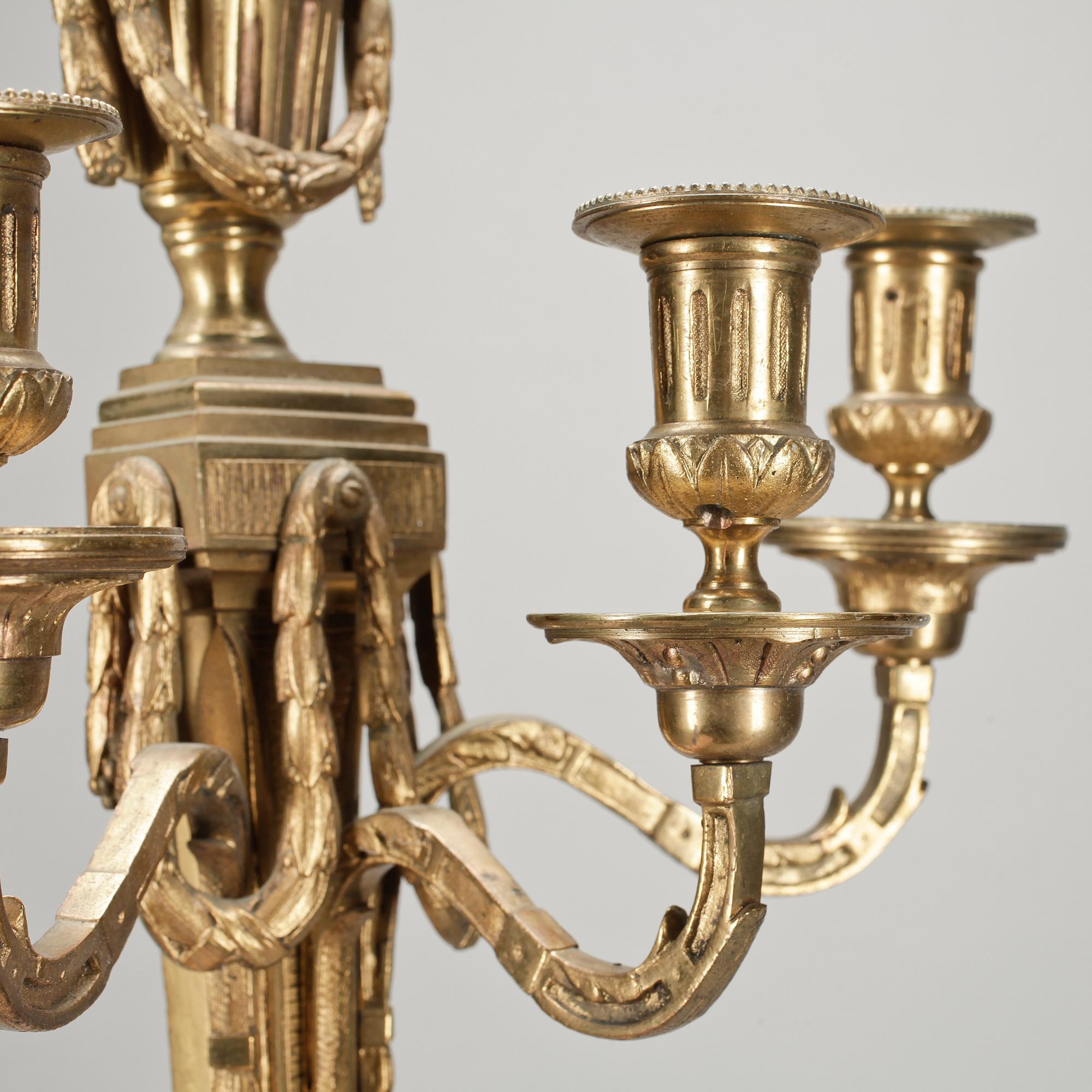 VÄGGAPPLIQUER, ett par, förgylld brons, Louis XVI-stil, sannolikt 1800-talets slut.