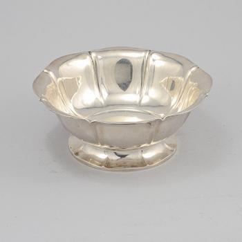 SKÅL, silver, svenska importstämplar, 1931. Vikt 535 g.