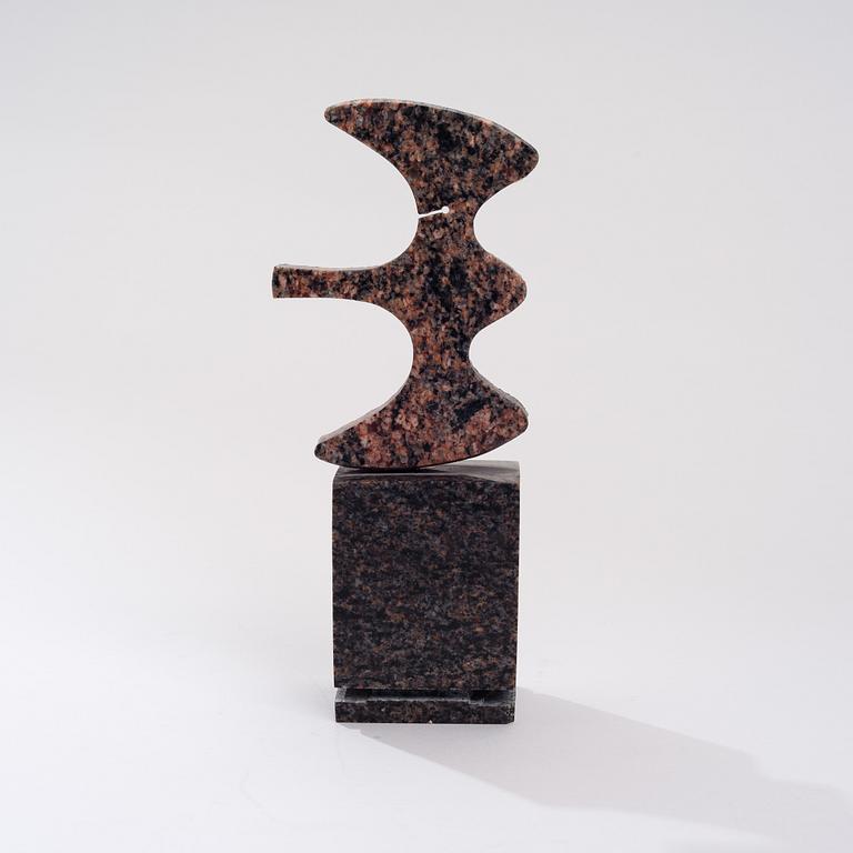 ARVO SIIKAMÄKI, skulptur, granit, signerad och daterad 2009.