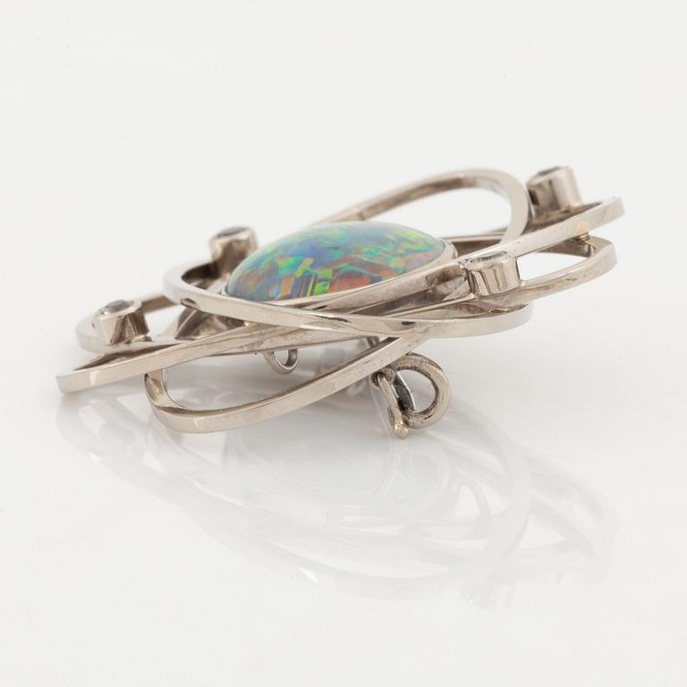 Brooch, Strömdahls, with opal and faceted white stones.