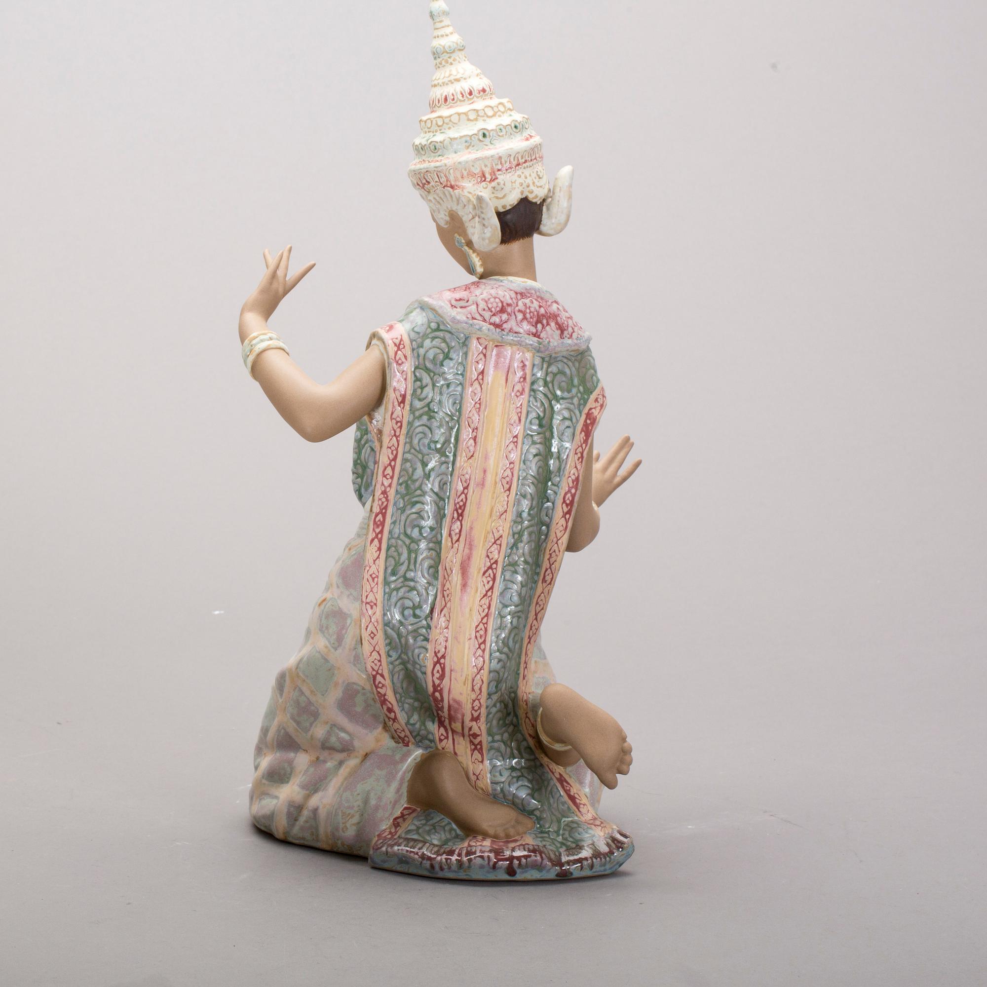 FIGURIN, Lladro, glaserat stengods, 1900-talets andra hälft.