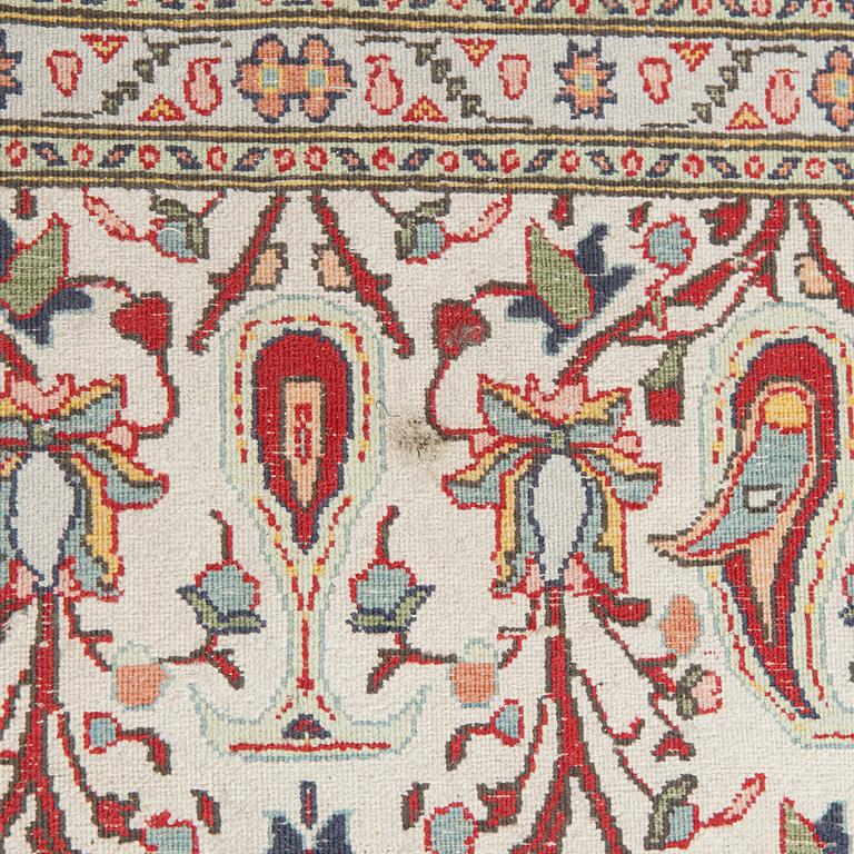 A silk runner, probably Turkey ca 284 x 99 cm.