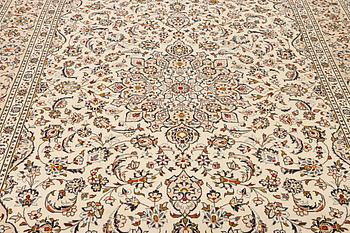A Keshan carpet, c. 355 x 238 cm.