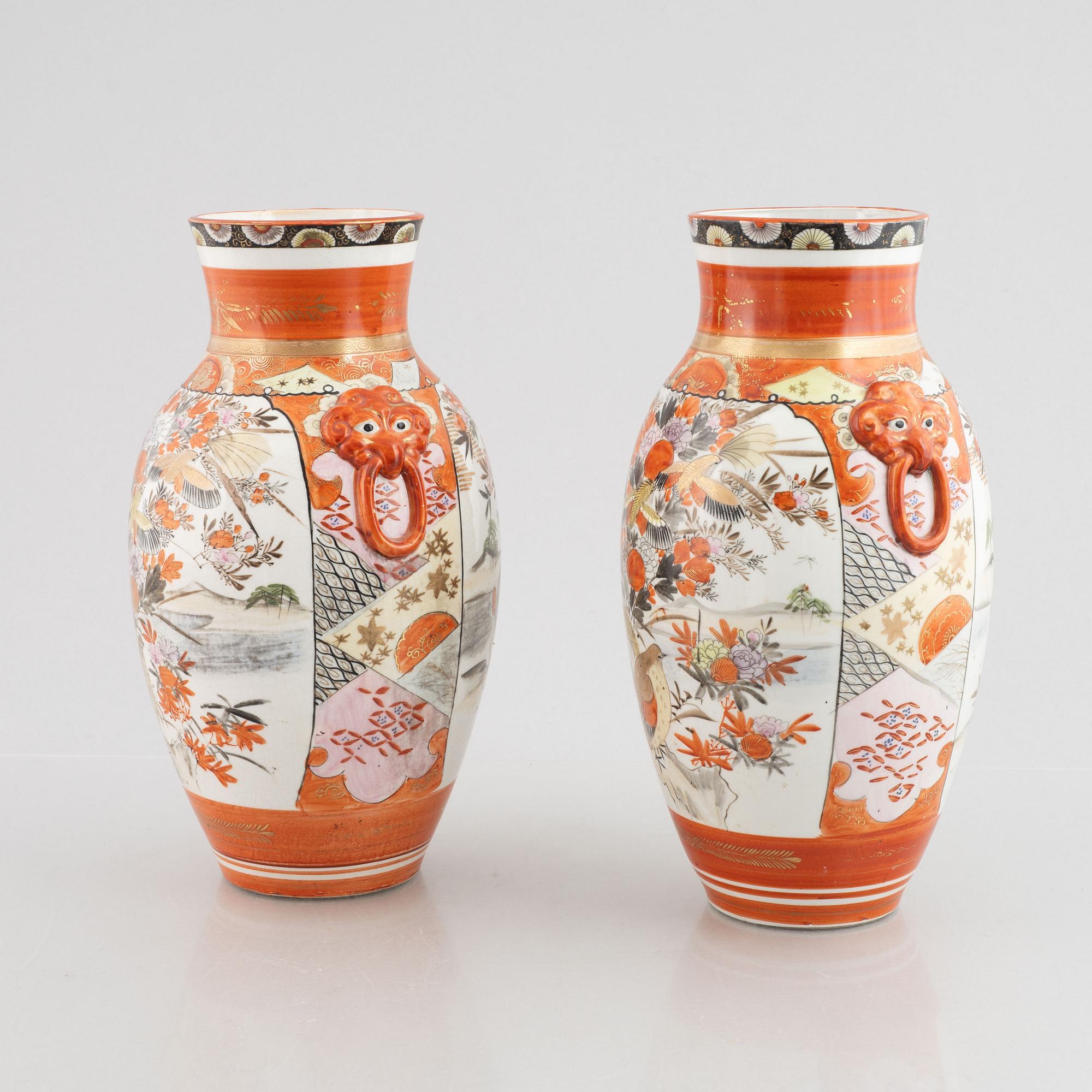 Vaser, ett par, flintgods, Japan, 1900-tal.