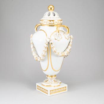 A large vase with cover, Fürstenberg, Germany, 20th century.