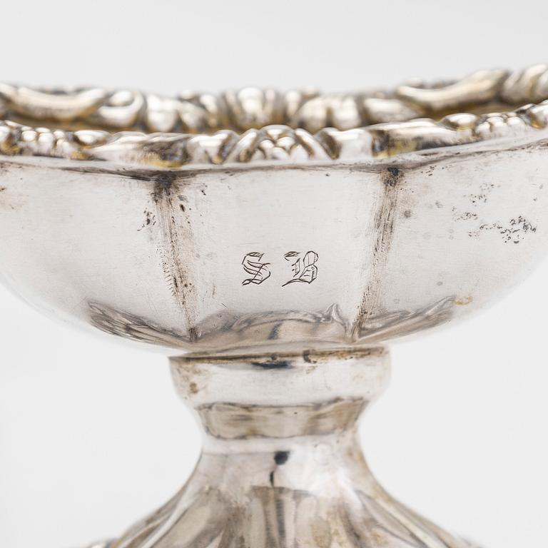 A pair of mid-19th-century silver salt cellars, maker's mark of Mattia Condursi, presumably. Naples, after 1844.