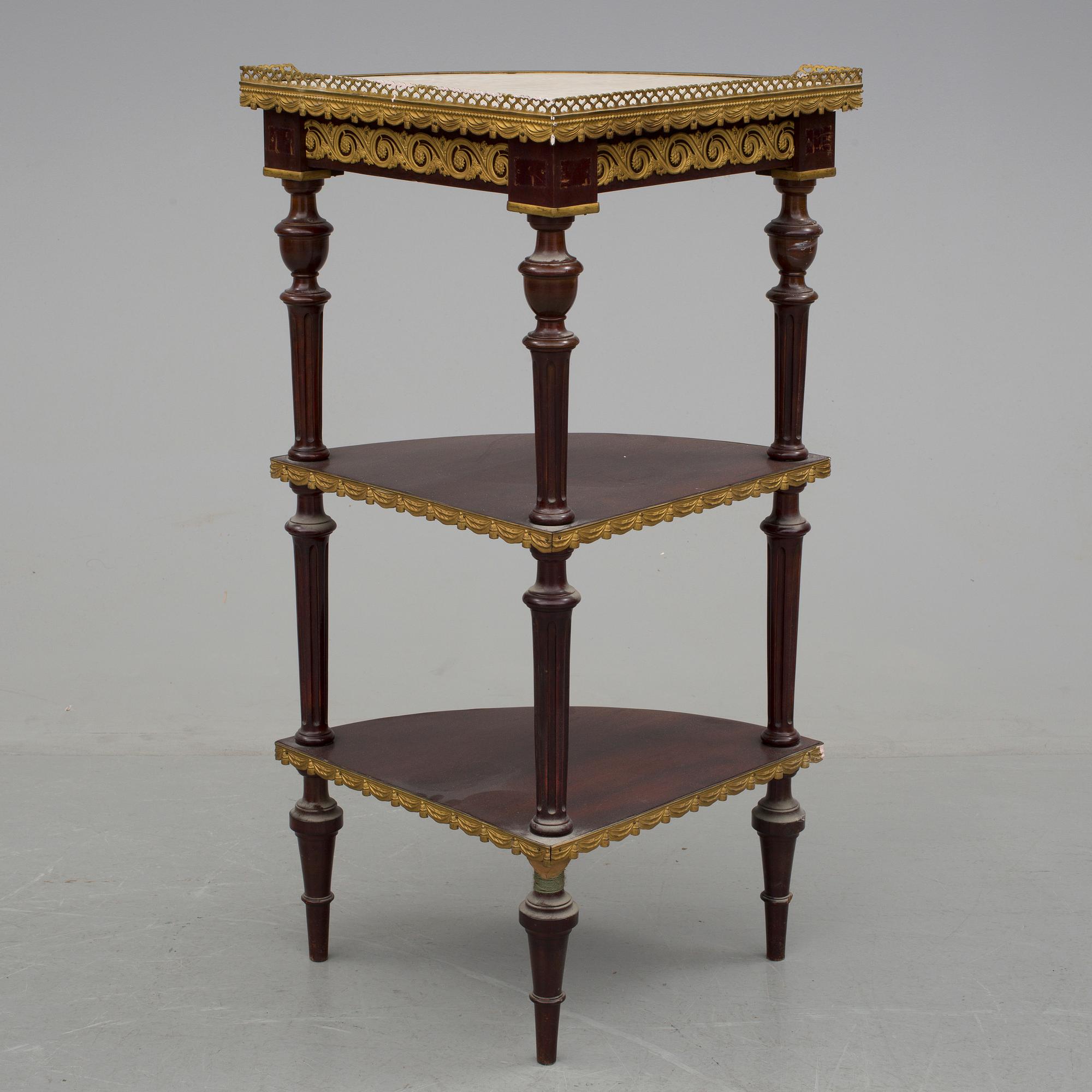ETAGEBORD, Louis XVI-stil, 1900-talets första hälft.