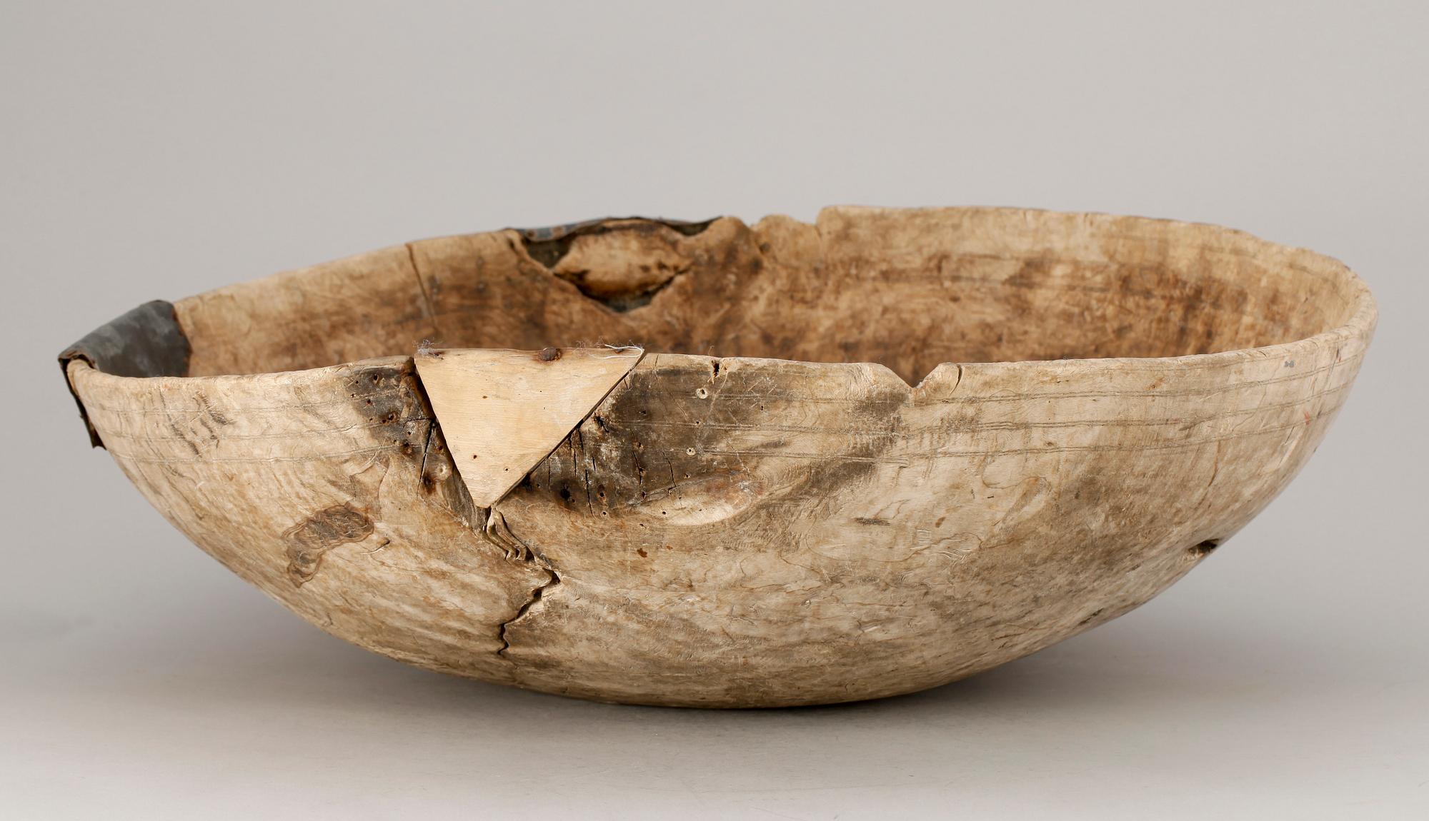 SKÅL, trävril, märkt 1564.